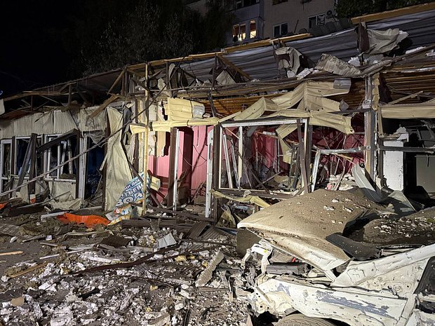 Губернатор опубликовал кадры разрушений после воздушной атаки ВСУ на российский регион