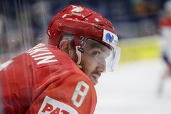 «Вашингтон» разгромно проиграл «Оттаве» в юбилейном матче Овечкина