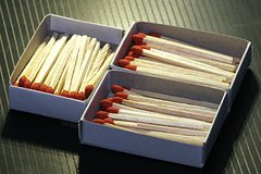 Солдат ВСУ попал в плен к российским бойцам из-за спичек