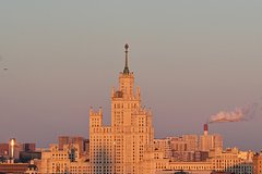 В Москве предложили выкупить сталинки
